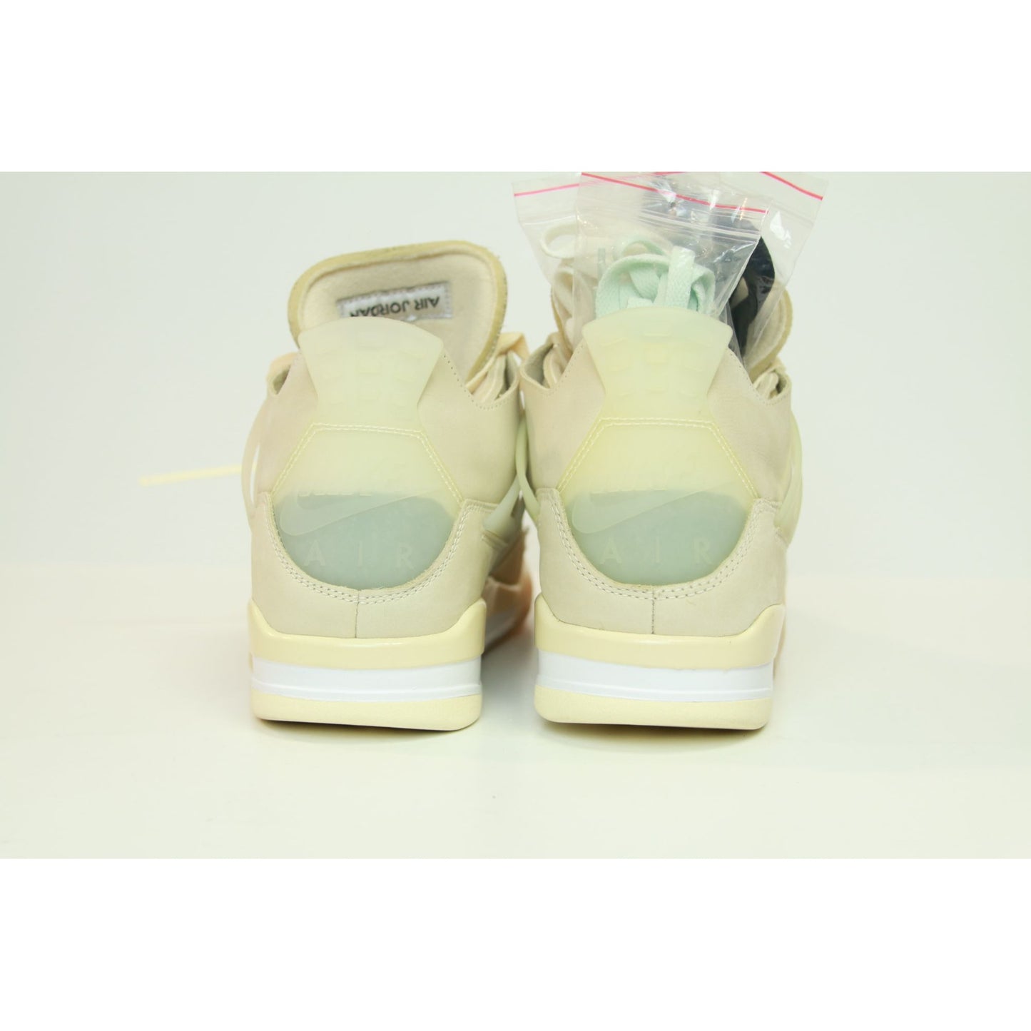 AJ4 OFF-WHITE SAIL USED SIZE 10.5M/12W